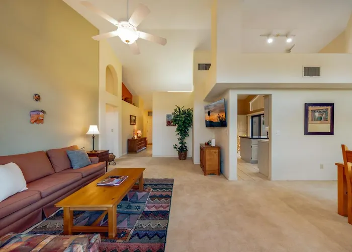 Holiday home Mountain Views, Garage, Fenced Yard, 2 Bedroom 2 Ba Tucson