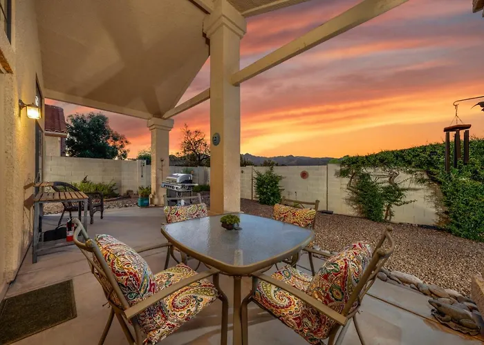 Mountain Views, Garage, Fenced Yard, 2 Bedroom 2 Ba * Tucson