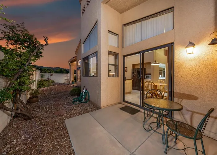 Holiday home Mountain Views, Garage, Fenced Yard, 2 Bedroom 2 Ba Tucson
